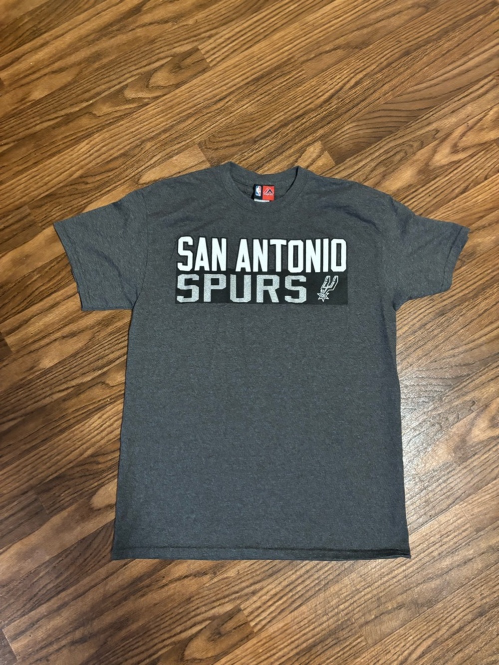 Majestic San Antonio Spurs * Tony Parker Short Sleeve Tee * Medium.